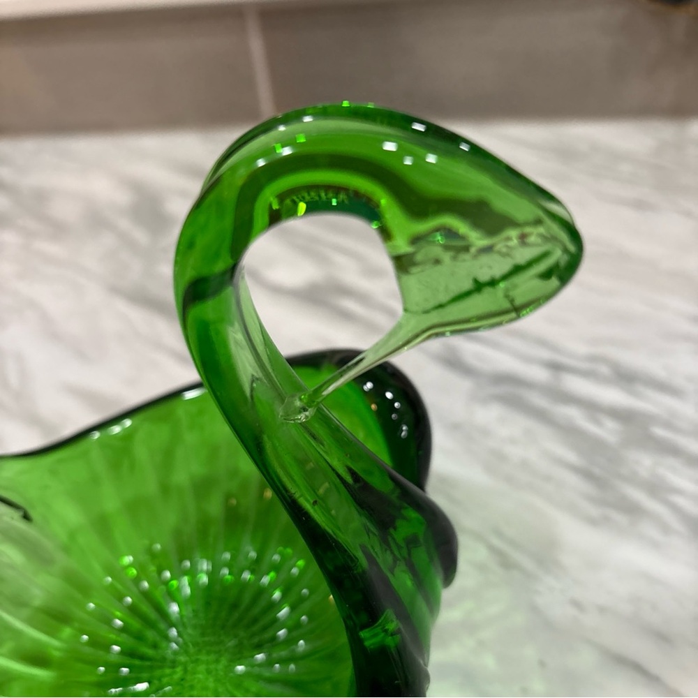 Elegant Green Glass Swan Figurine - Picture 3 of 13